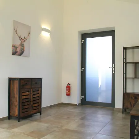 Top-apartment Apartment *